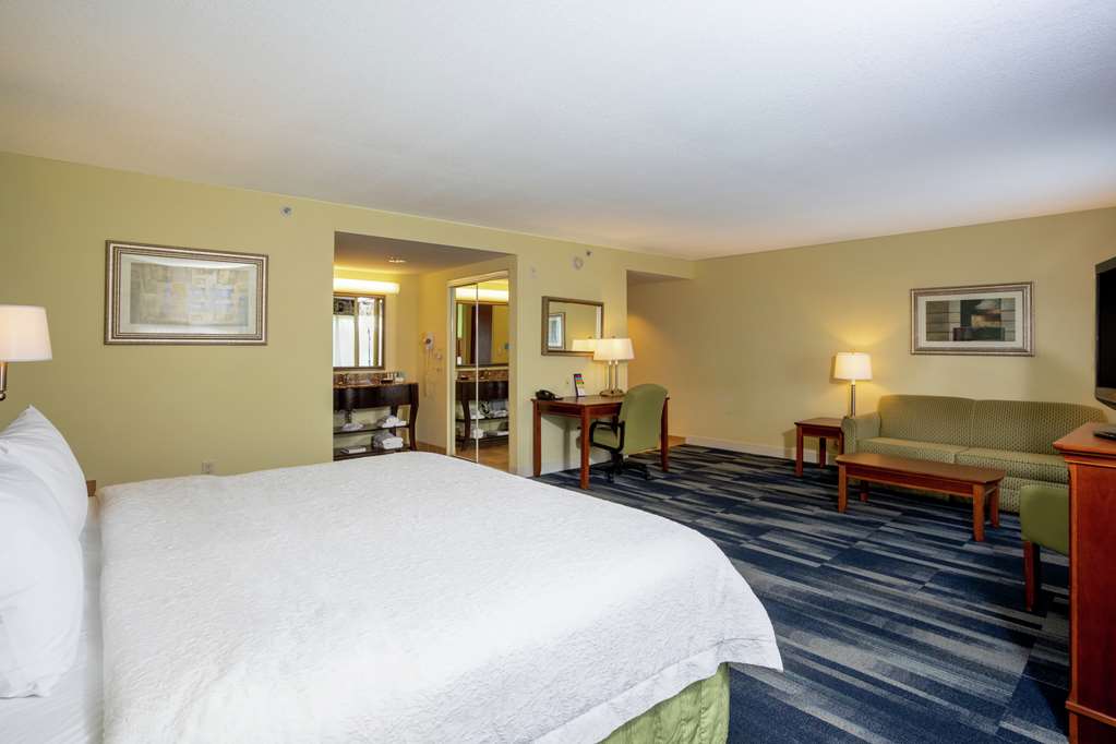 Фото Hampton Inn & Suites Ft. Pierce