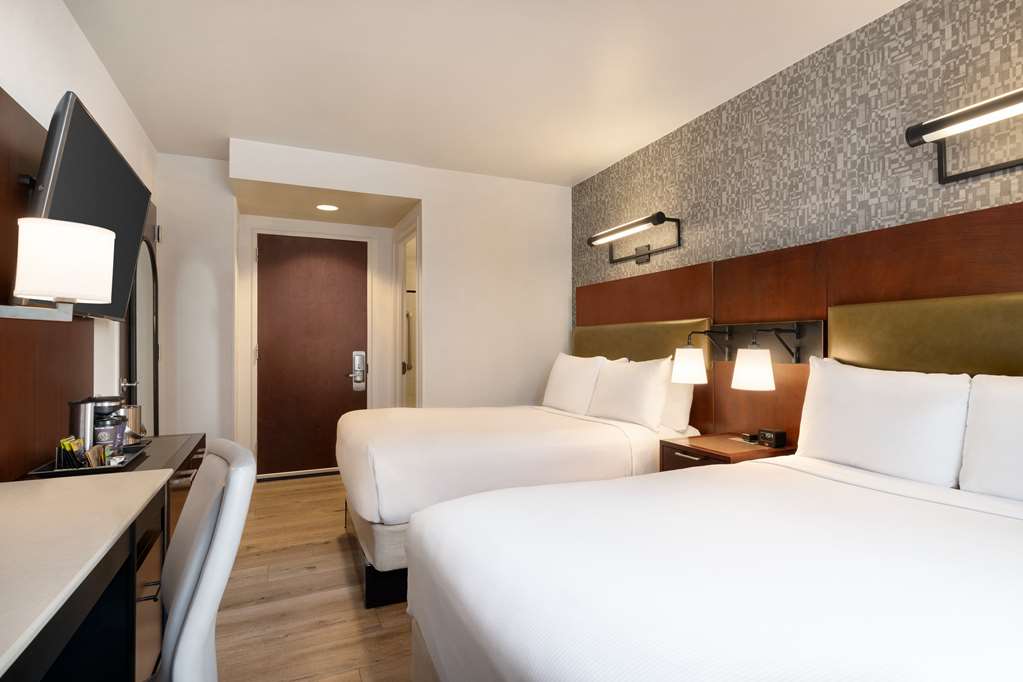 Фото DoubleTree by Hilton New York Downtown