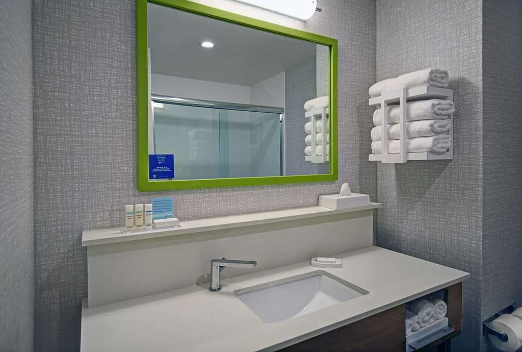 Фото Hampton Inn Las Vegas Strip South, Nv