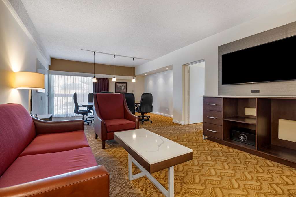 Фото Best Western Plus Thousand Oaks Inn