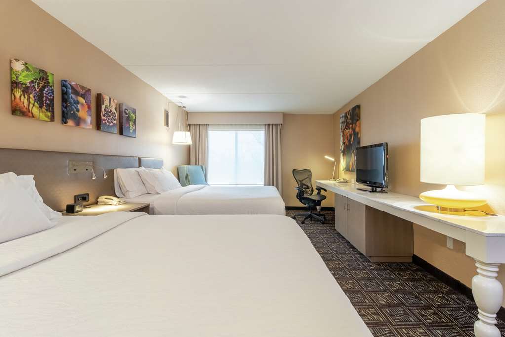 Фото Hilton Garden Inn Niagara-On-The-Lake