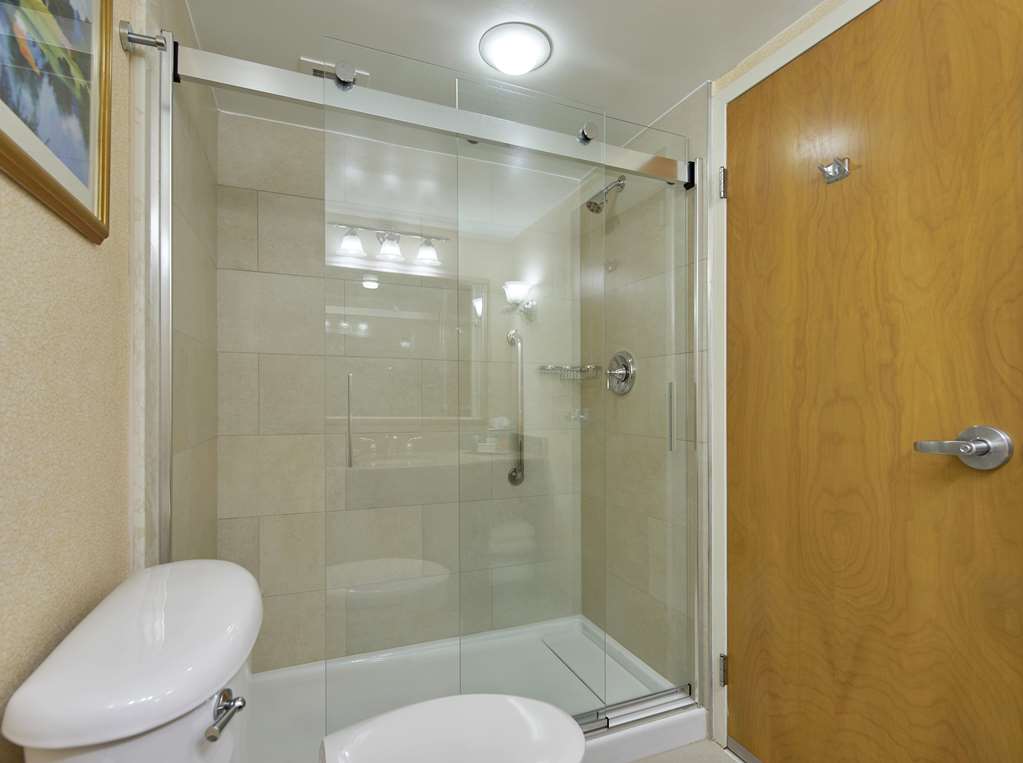 Фото Hilton Raleigh North Hills