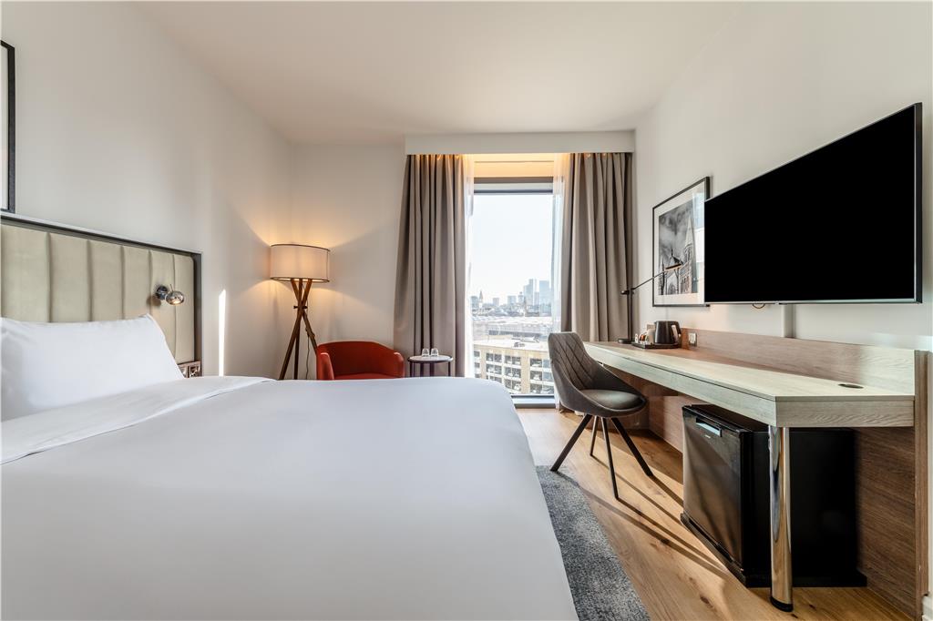 Фото Radisson Hotel Manchester City Centre, A Verified Net Zero Hotel
