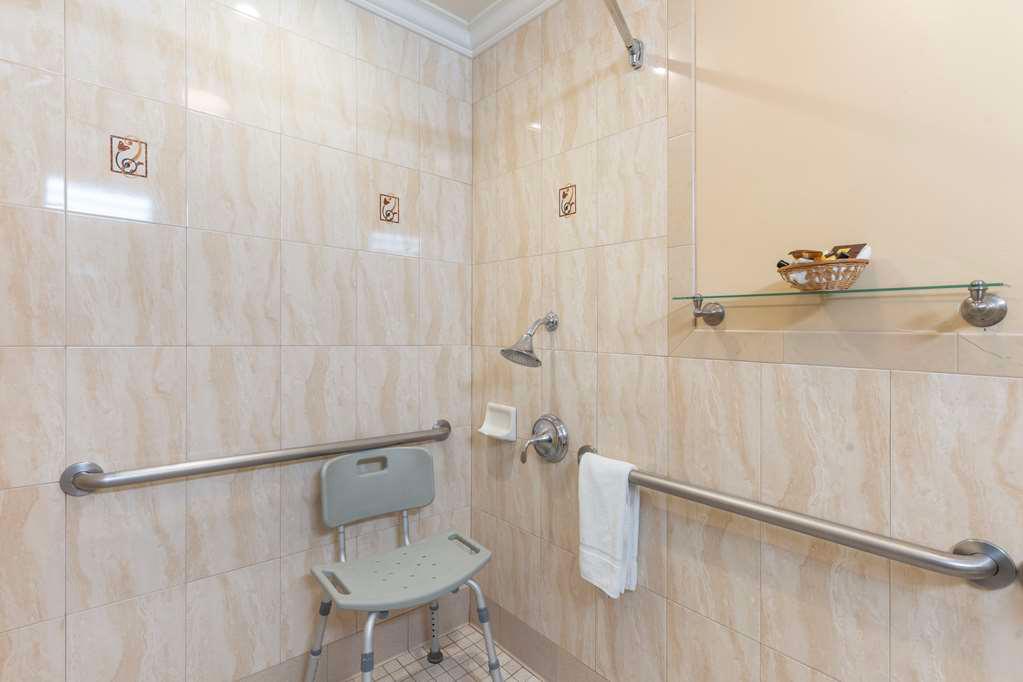 Фото Best Western Plus Airport Plaza