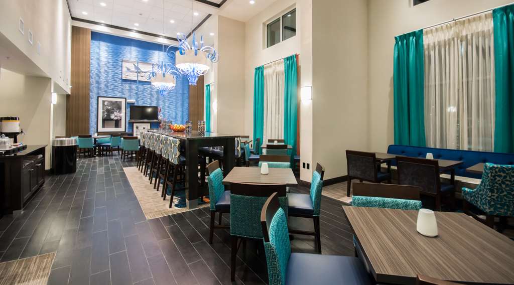 Фото Hampton Inn & Suites Orlando At SeaWorld