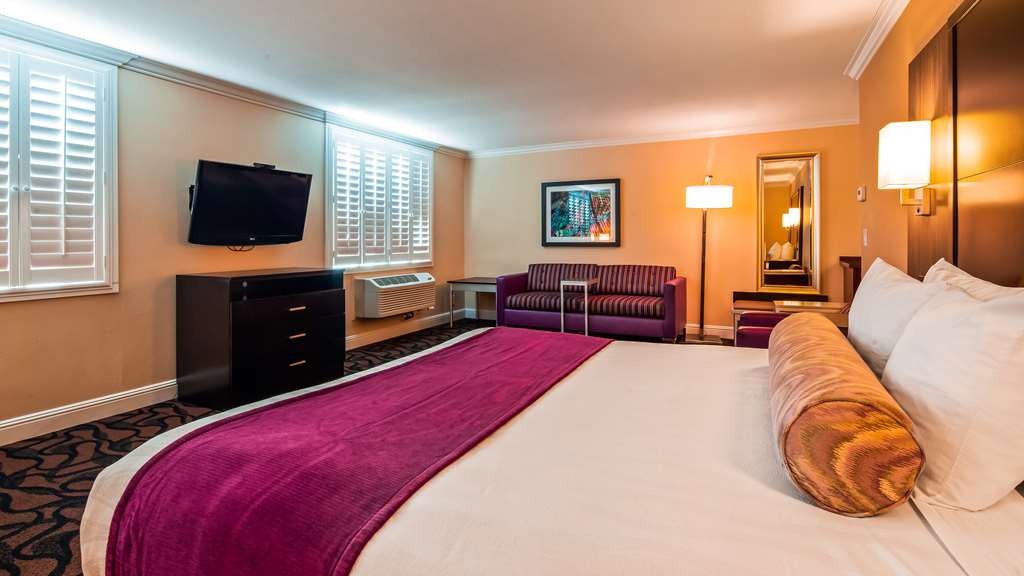 Фото Best Western Plus Airport Plaza