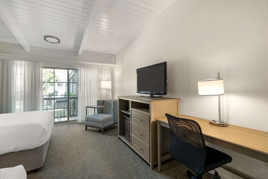 Фото Best Western Plus Santa Barbara