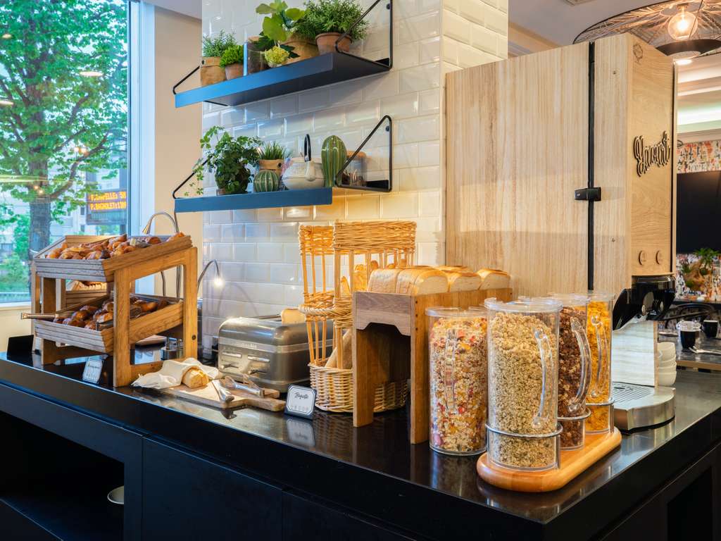 Фото Novotel Paris 17