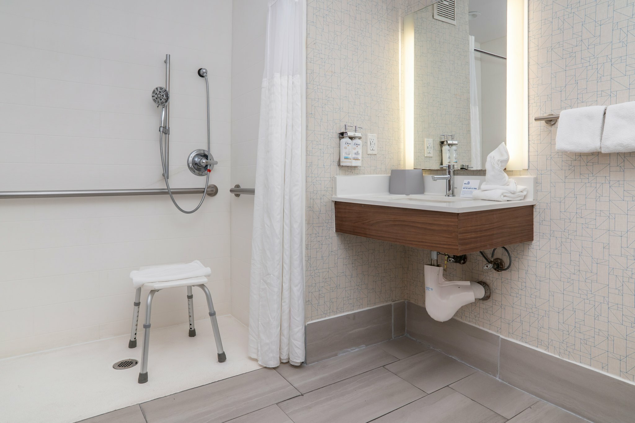 Фото Holiday Inn Express & Suites San Diego Otay Mesa