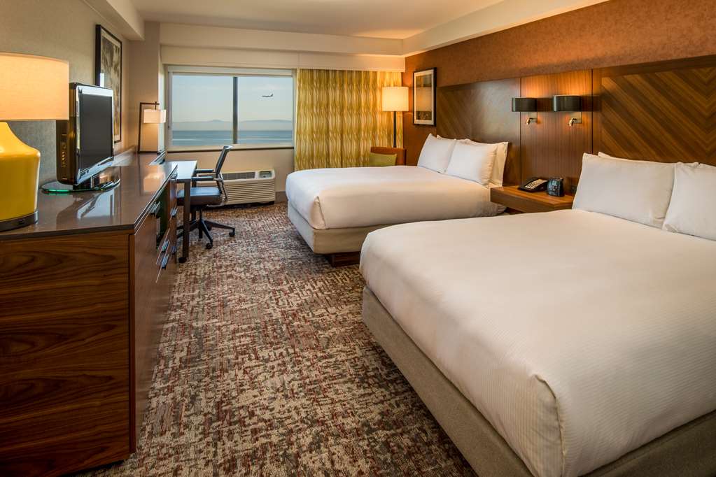 Фото Doubletree Hotel San Francisco Airport