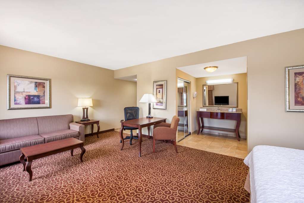 Фото Hampton Inn & Suites Oklahoma City - South