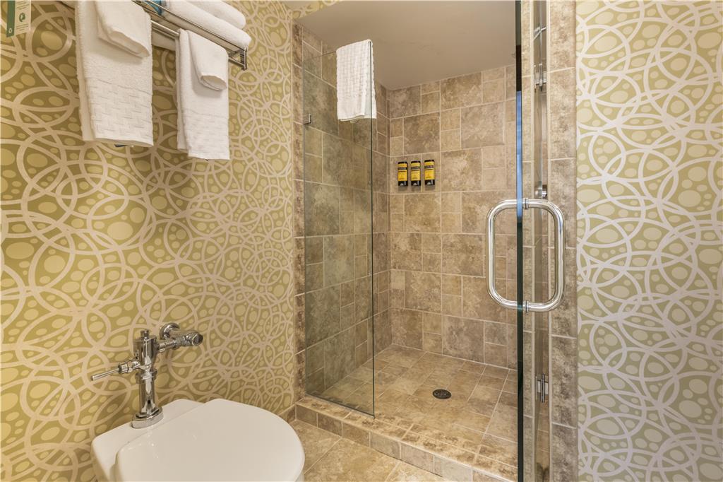 Фото Best Western Plus The Normandy Inn & Suites