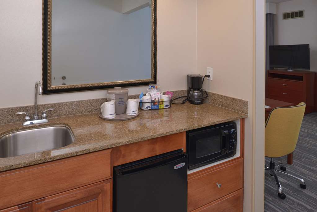 Фото Hampton Inn & Suites Bakersfield North-Airport