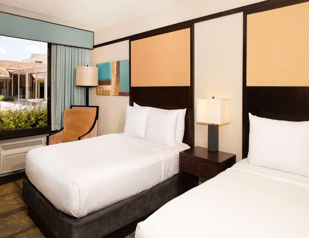 Фото DoubleTree by Hilton Hotel Orlando at SeaWorld