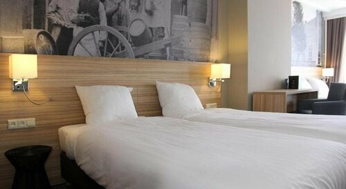 Гостиница Stadshotel De Klok в Остерхауте