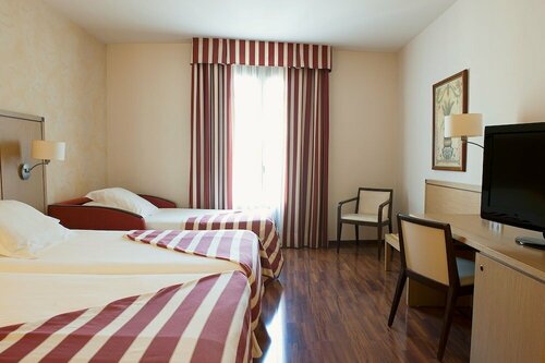Гостиница Duran Hotel & Restaurant в Фигерасе