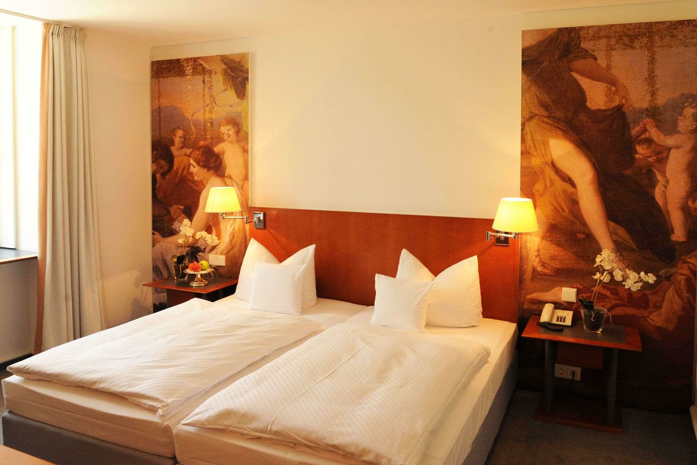 Фото Hotel Schloss Eckberg