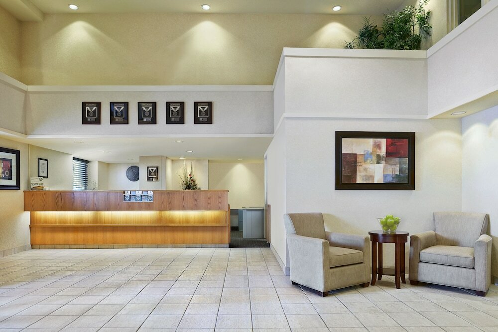 Фото Quality Suites London