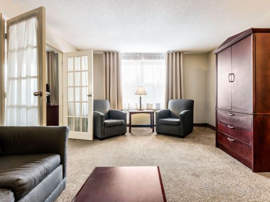 Фото Comfort Inn & Suites Barrie