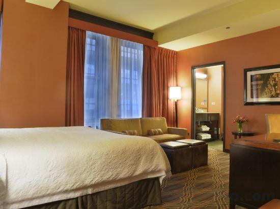 Фото Hampton Inn Majestic Chicago Theatre District