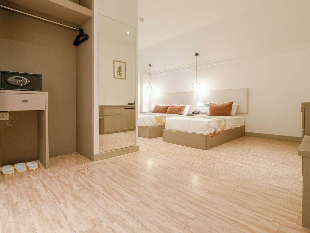 Фото Champion Hotel