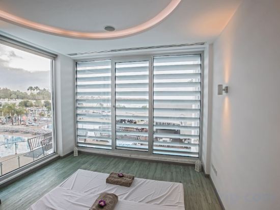 Фото Vassos Nissi Plage Hotel & SPA