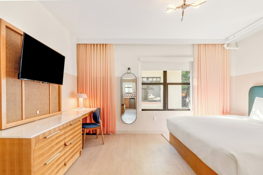 Фото South Beach Plaza Hotel