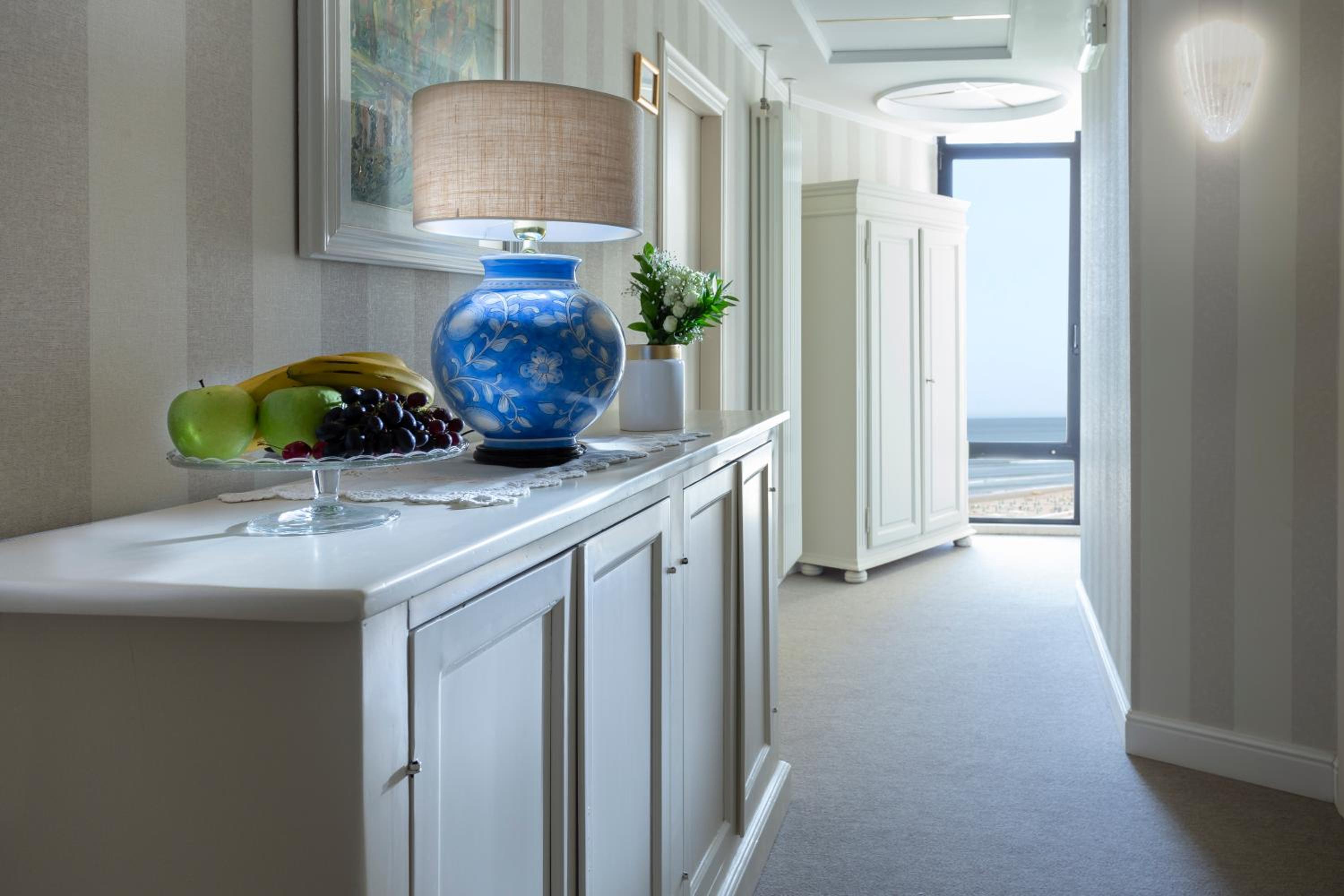 Фото Hotel Admiral