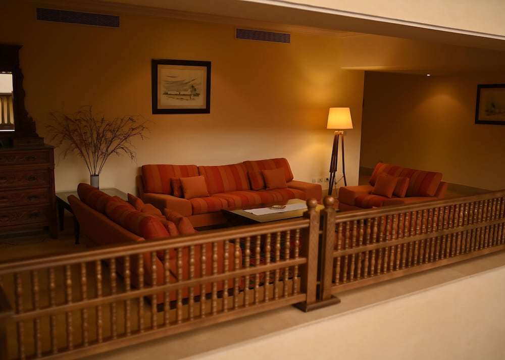 Фото Hotel Borj Dhiafa