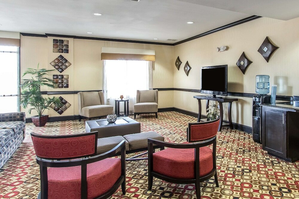 Фото Comfort Suites Lawton Near Fort Sill