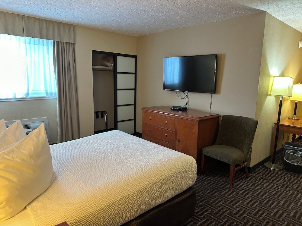 Фото Wyndham Garden Medicine Hat Conference Center