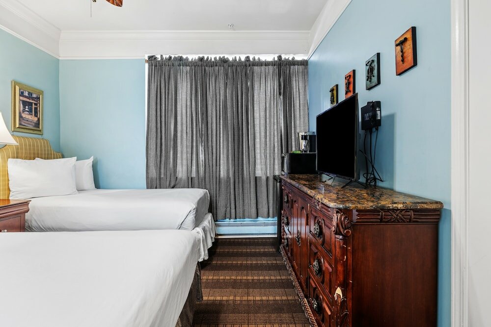 Фото Fitzgerald Hotel