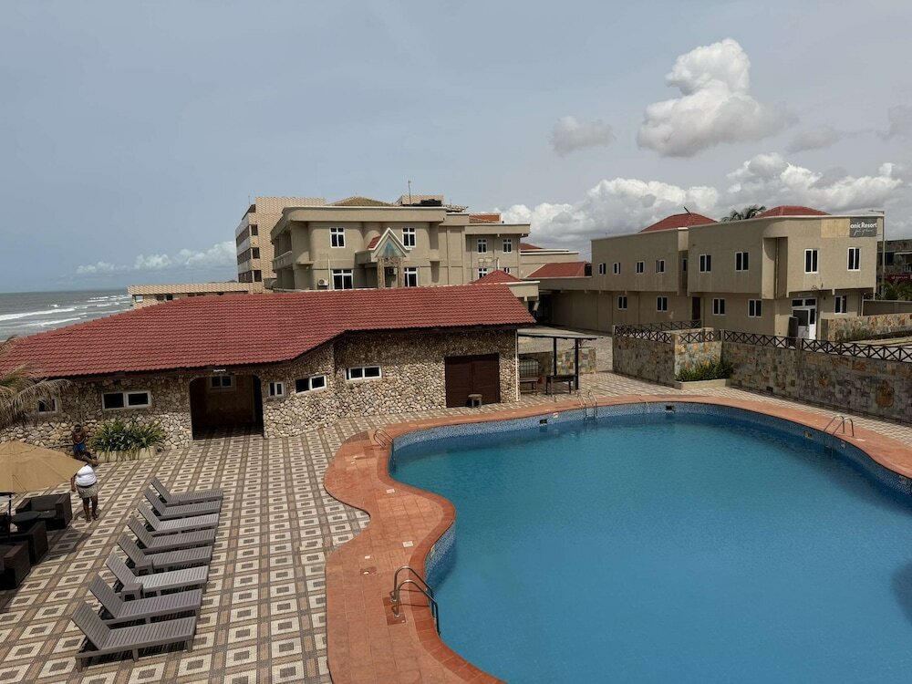 Фото Oceanic Resort