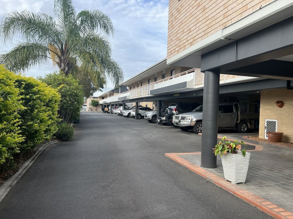Фото Best Western Ambassador Motor Lodge