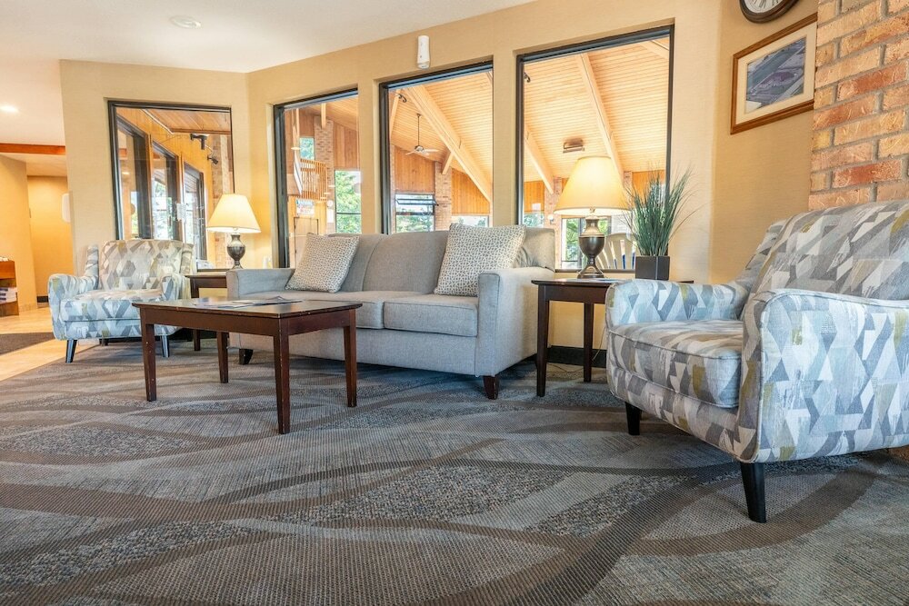 Фото Quality Inn & Suites Sun Prairie Madison East