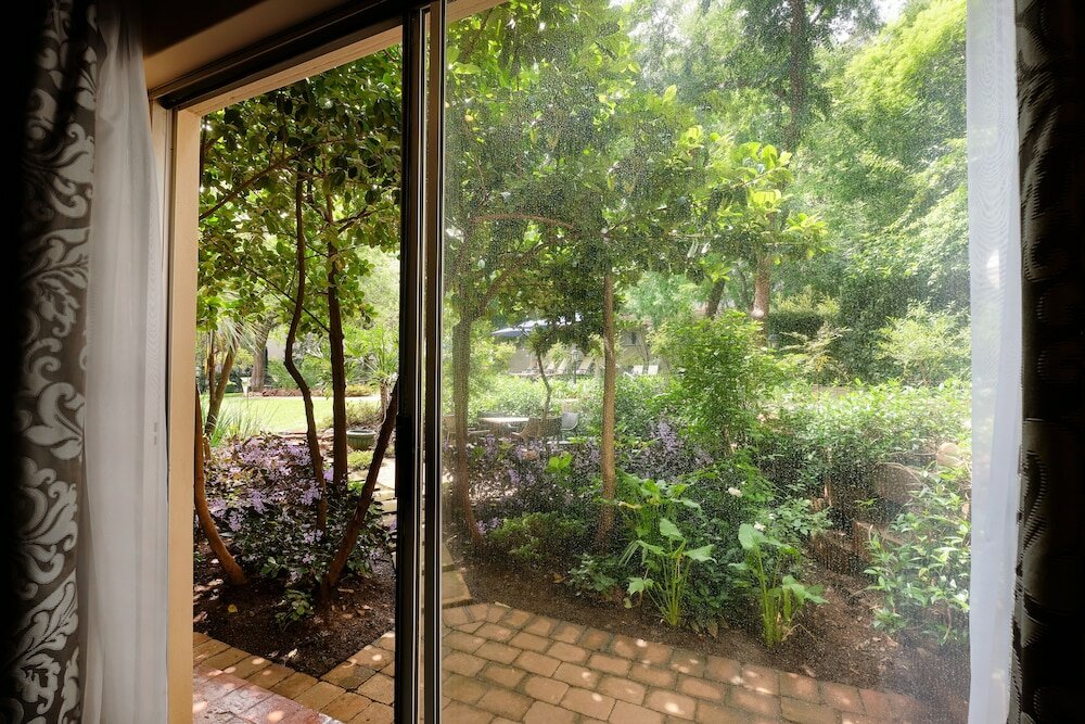 Фото Protea Hotel by Marriott Johannesburg Balalaika Sandton