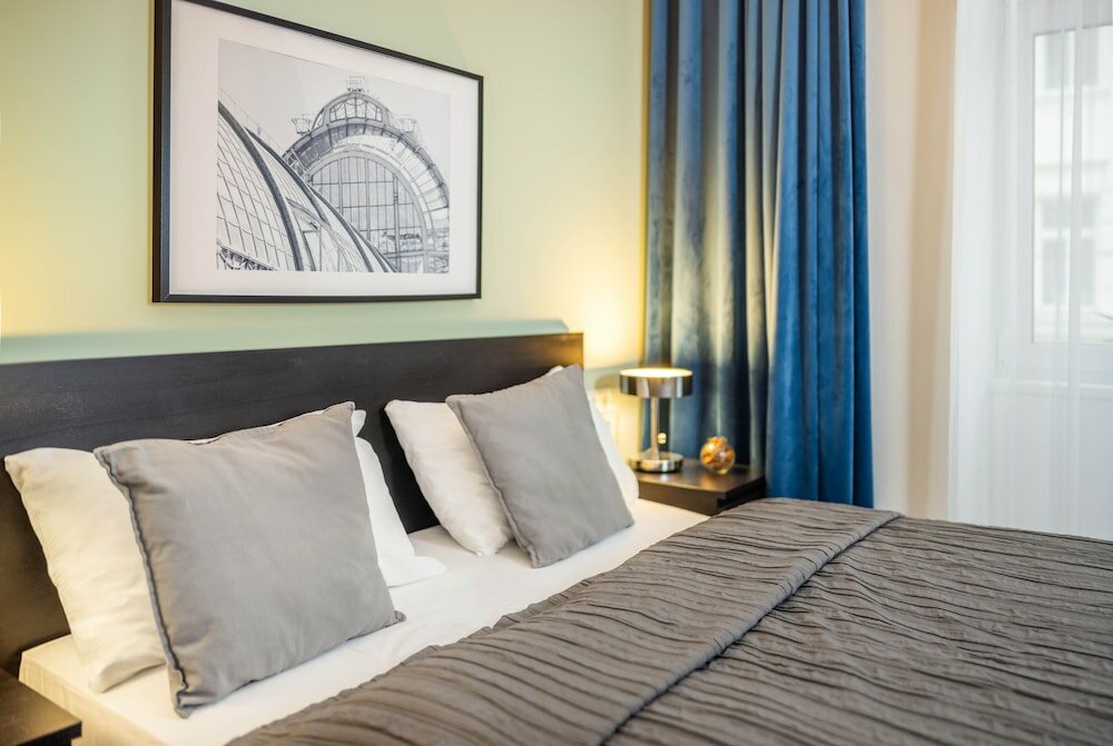 Фото Jimmy's Apartments Emerald