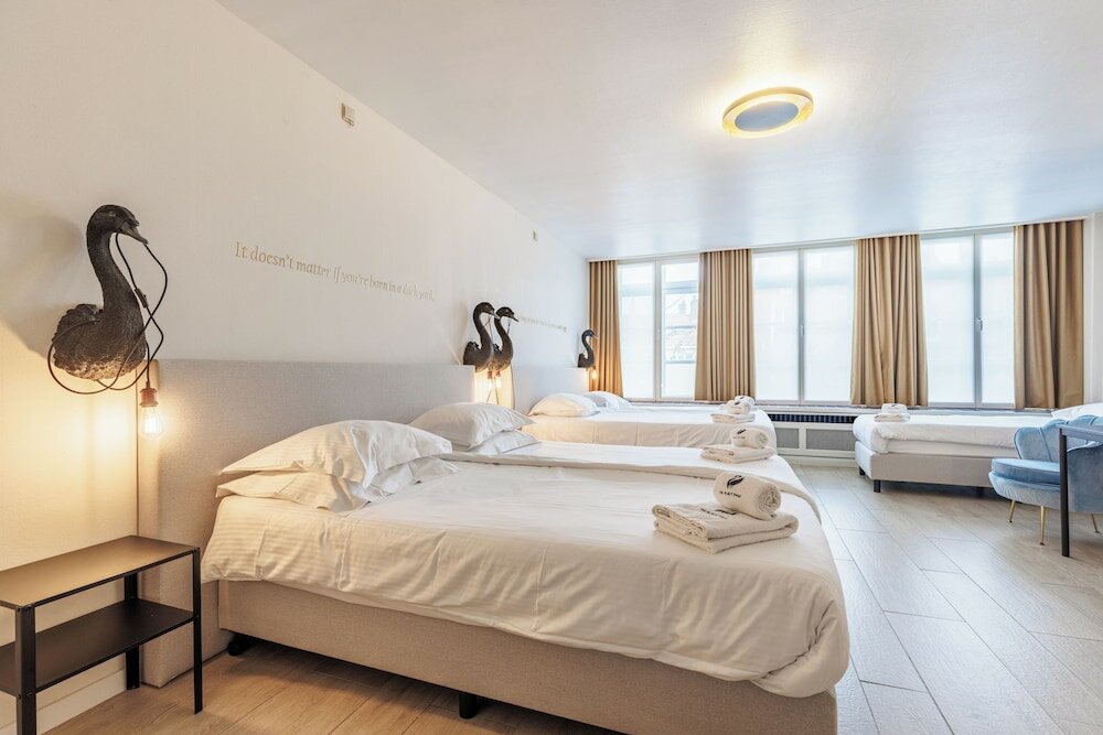 Фото The Black Swan Hotel