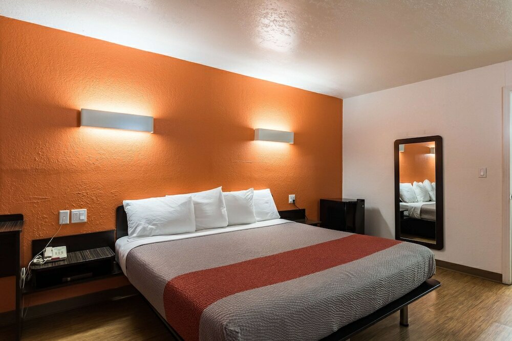 Фото Motel 6 Uvalde, Tx