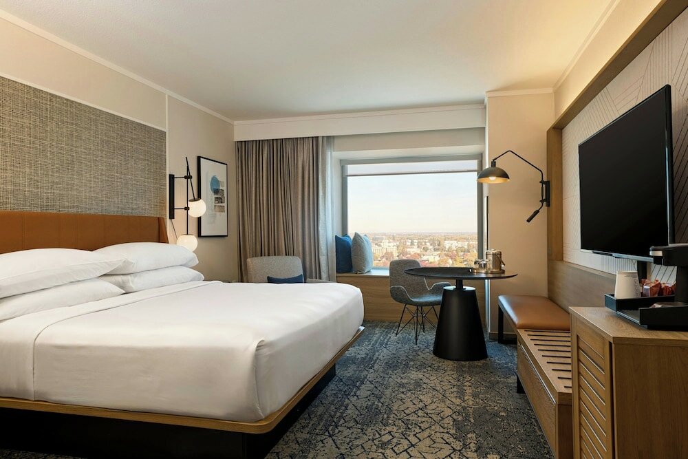 Фото Sheraton Grand Sacramento Hotel