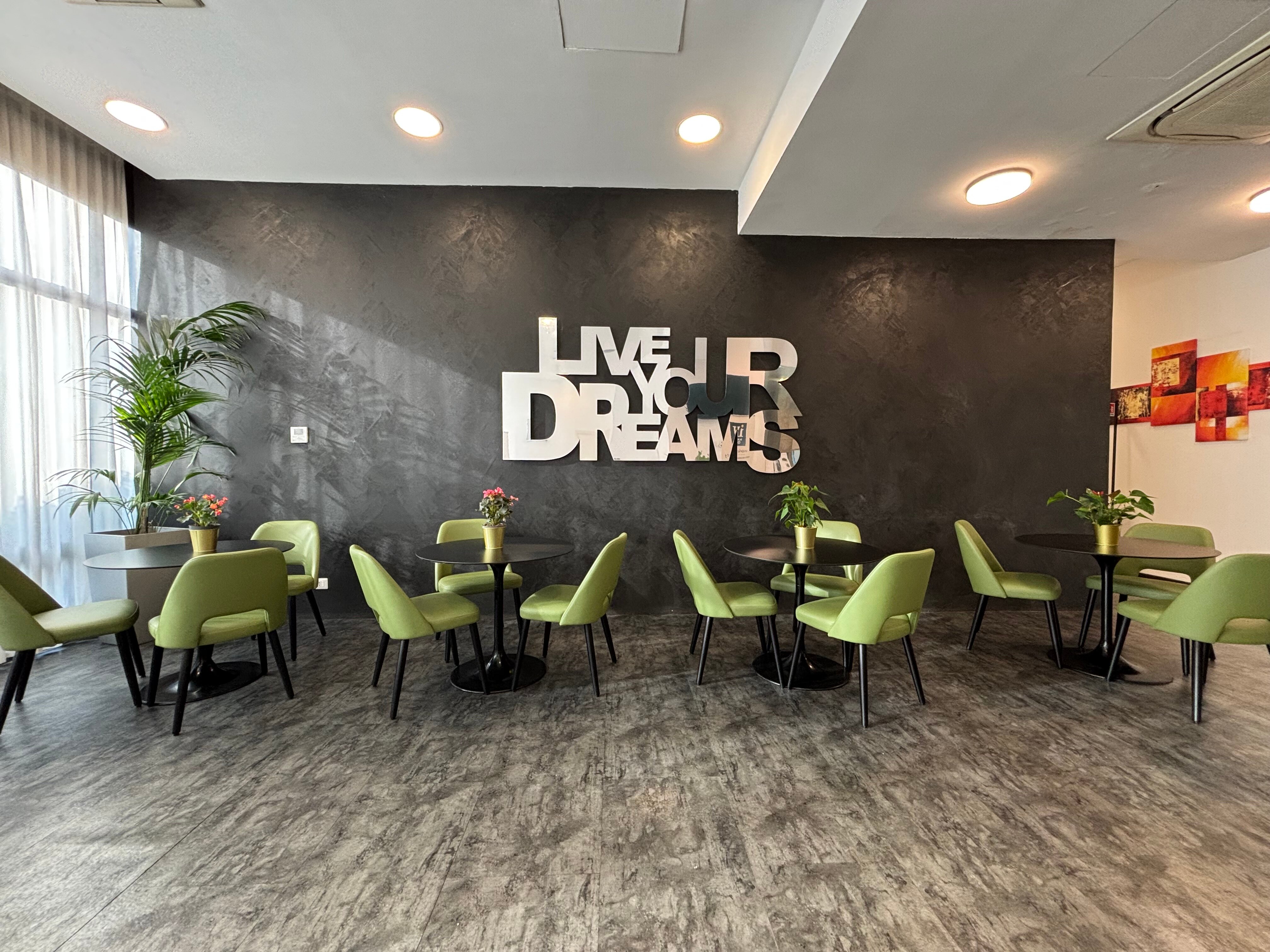 Фото IH Hotels Milano Lorenteggio