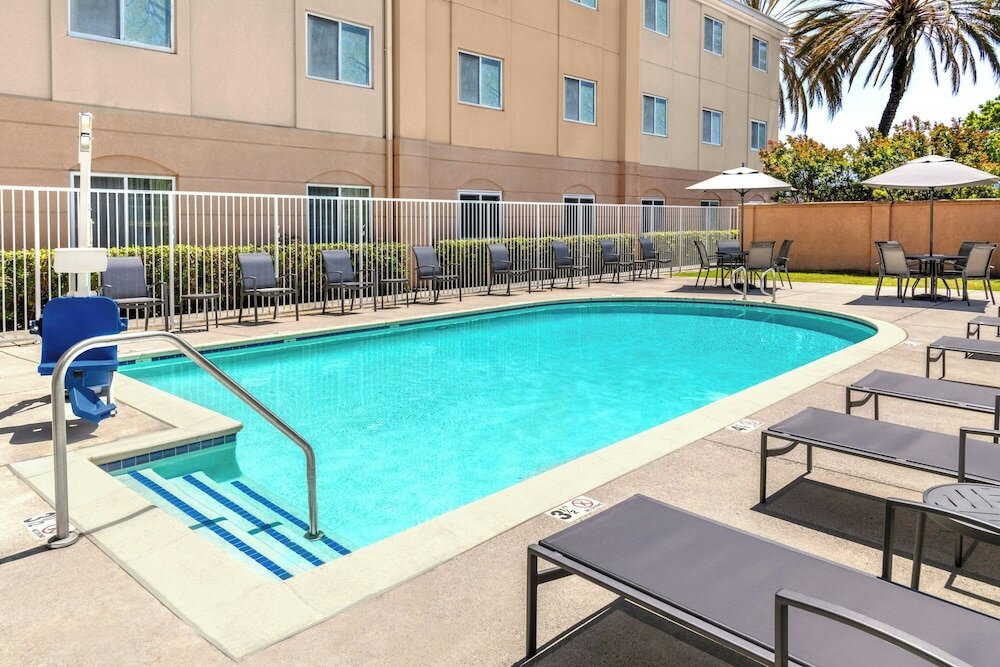 Фото Fairfield Inn & Suites by Marriott San Francisco San Carlos