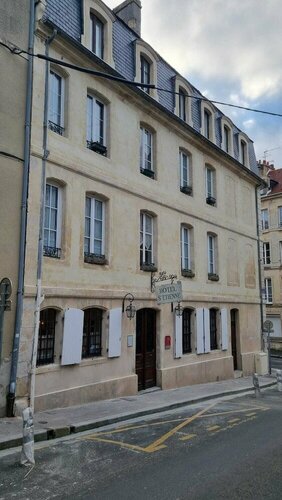Гостиница Hôtel Saint Etienne в Кане