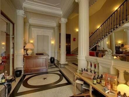 Гостиница Hotel L'Orque Bleue в Сете