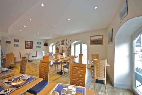 Гостиница Logis Hotel Le Bourbon в По