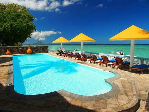 Гостиница Gold Beach Resort в Флик-ан-Флаке
