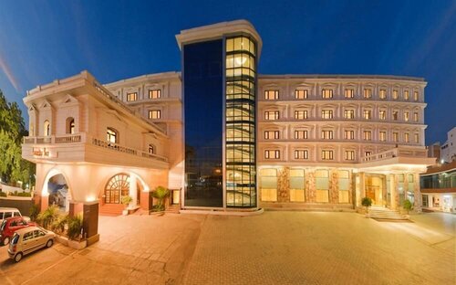 Anandha Inn Convention Centre and Suite