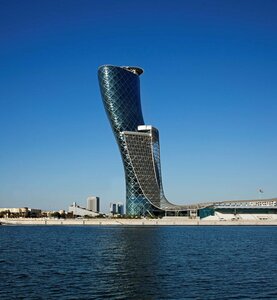Гостиница Andaz Capital Gate в Абу-Даби