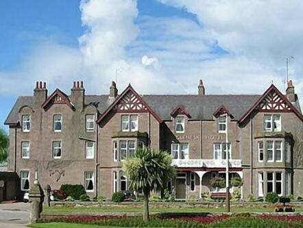 Гостиница Glenesk Hotel в Области Ангус