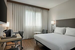 отель AC Hotel Bologna
